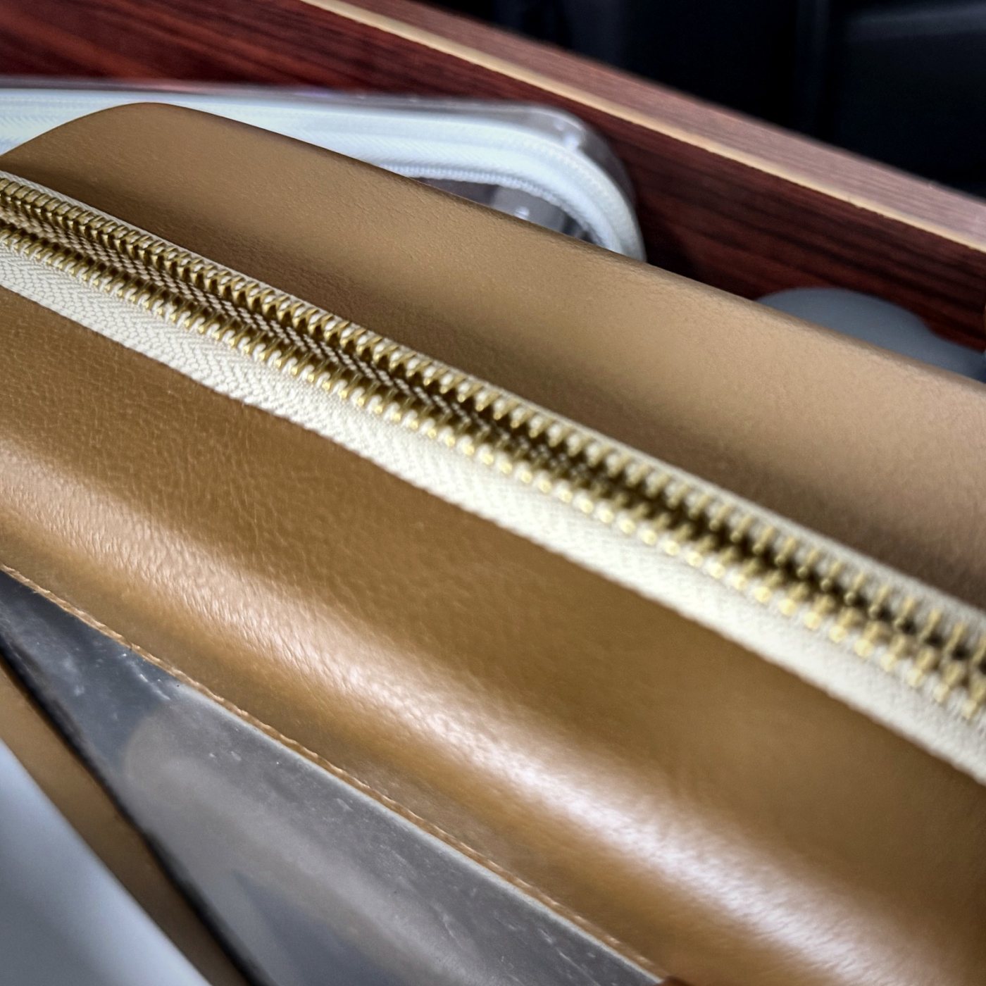 Leather-look, gold zip