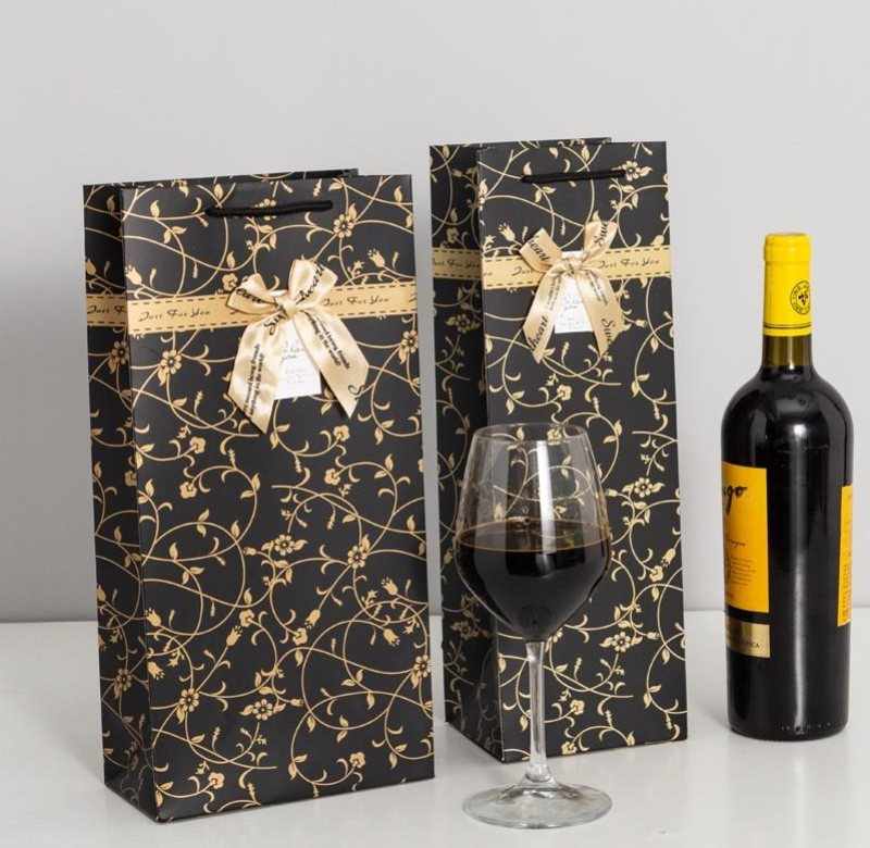 Bottle bag, satin bow